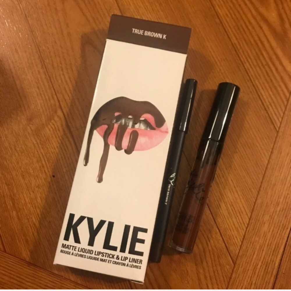TRUE BROWN K KYLIE LIP KIT